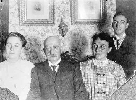 The Leo Frank Family Photo